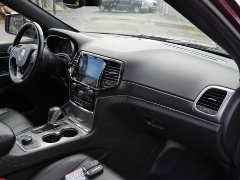 Used 2021 Jeep Grand Cherokee Limited w/ Trailer Tow Group IV image 25