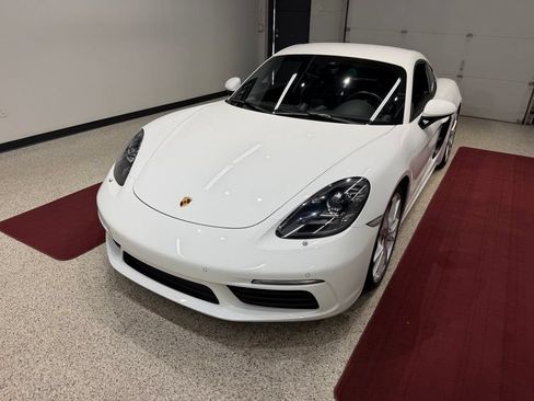 Used 2019 Porsche 718 Cayman S RWD image 5