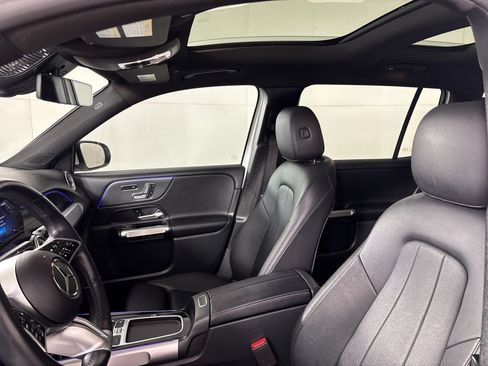 Used 2025 Mercedes-Benz GLB 250 4MATIC image 30