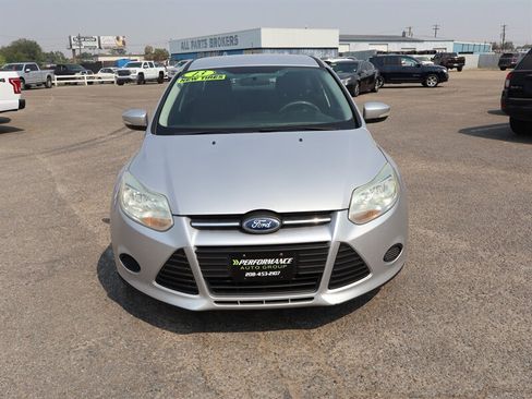Used 2013 Ford Focus SE FWD image 2