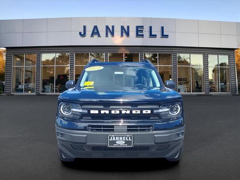 Used 2023 Ford Bronco Sport Outer Banks w/ Tech Package image 2