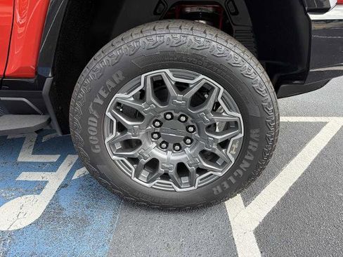 New 2026 GMC Hummer EV 2X image 32