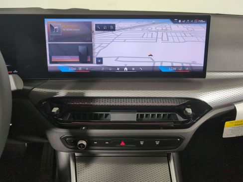 Used 2026 BMW 330i Sedan w/ M Sport Package image 22