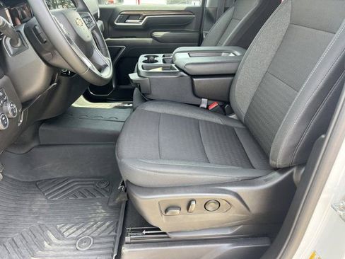 Used 2025 Chevrolet Silverado 2500 LT AWD/4WD image 9
