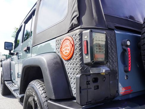 Used 2014 Jeep Wrangler Unlimited Sport w/ Quick Order Package 23S AWD/4WD image 9