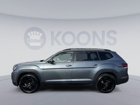 Used 2022 Volkswagen Atlas SE image 2