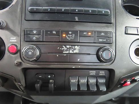 Used 2016 Ford F250 XL w/ Power Equipment Group AWD/4WD image 24