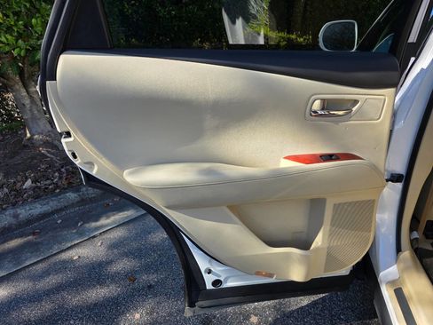 Used 2011 Lexus RX 350 2WD image 25