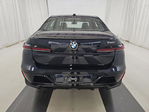 Used 2023 BMW 740i image 6