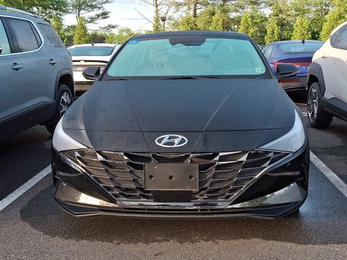 Used 2023 Hyundai Elantra Limited FWD image 3