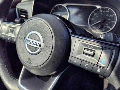 Used 2021 Nissan Rogue SV w/ Premium Package AWD/4WD image 17