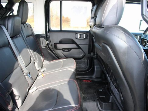 Used 2020 Jeep Wrangler Unlimited Rubicon w/ Uconnect 4C Nav & Sound Group image 24