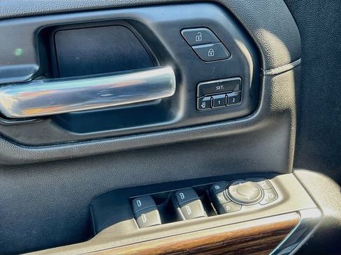 Used 2022 Chevrolet Silverado 2500 High Country w/ Z71 Off-Road Package AWD/4WD image 9