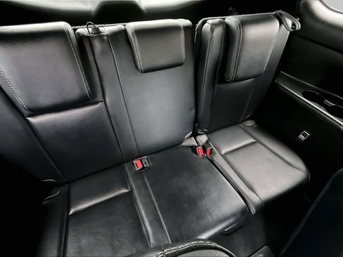 Used 2017 Toyota Highlander SE AWD/4WD image 19