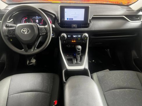 Used 2025 Toyota RAV4 XLE FWD image 19