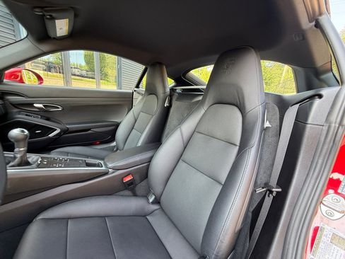 Used 2025 Porsche 718 Cayman RWD image 12
