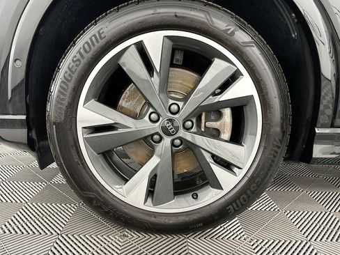 Used 2024 Audi Q4 e-tron Premium Plus w/ Premium Plus image 35