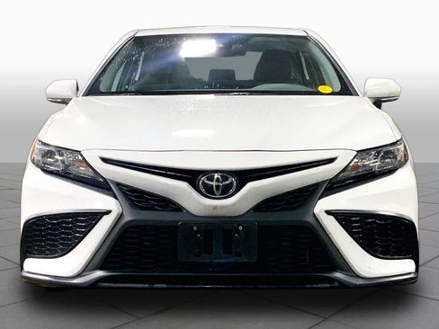 Used 2024 Toyota Camry SE FWD image 4
