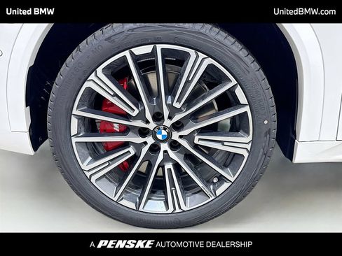 New 2026 BMW X2 xDrive28i w/ Technology Package AWD/4WD image 2
