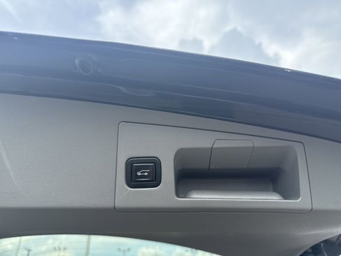 Used 2022 Cadillac XT5 Premium Luxury image 33