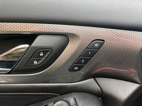 Used 2023 Chevrolet Traverse Premier image 20