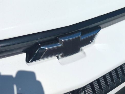 New 2026 Chevrolet Equinox EV LT w/ LPO, Blackout Package image 29