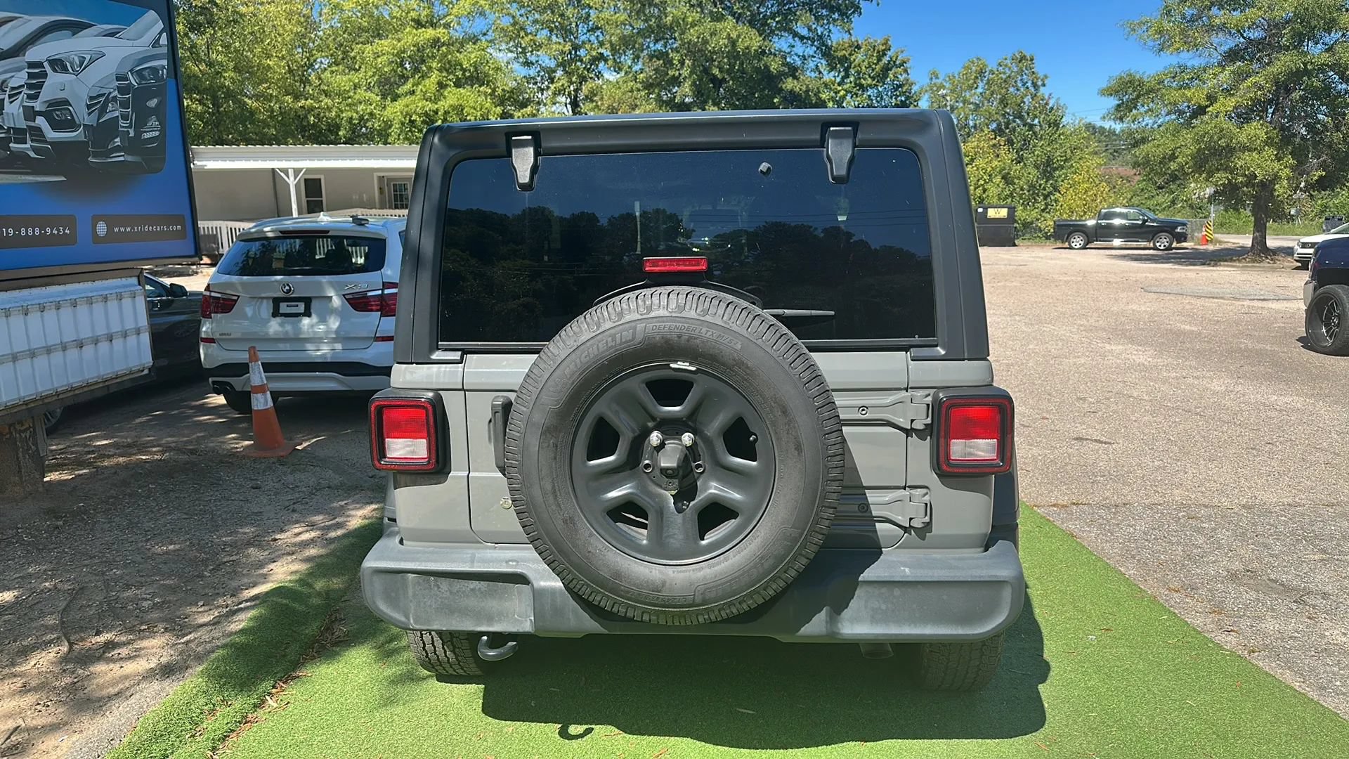 Used 2020 Jeep Wrangler Sport AWD/4WD image 5