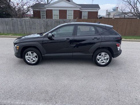 Used 2025 Hyundai Kona SE image 2