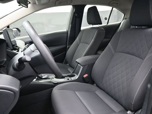 Used 2025 Toyota Corolla LE image 16