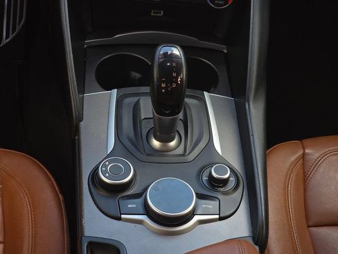 Used 2018 Alfa Romeo Giulia RWD image 13