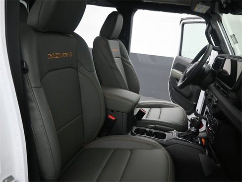 New 2025 Jeep Gladiator Mojave image 16