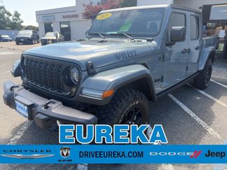 Used 2025 Jeep Gladiator Sport AWD/4WD video 1