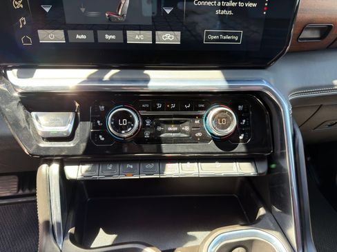 Used 2025 GMC Sierra 2500 Denali Ultimate w/ Max Trailering Package AWD/4WD image 24