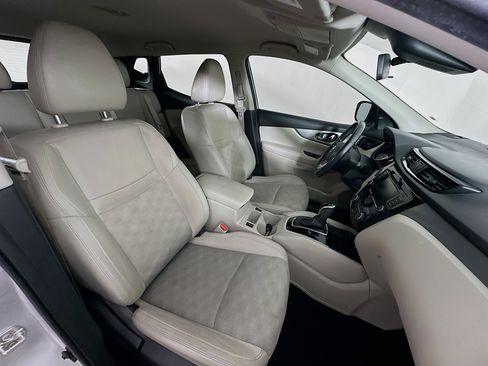 Used 2020 Nissan Rogue Sport SV w/ Technology Package image 28