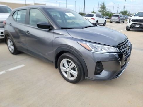 Used 2024 Nissan Kicks S image 3