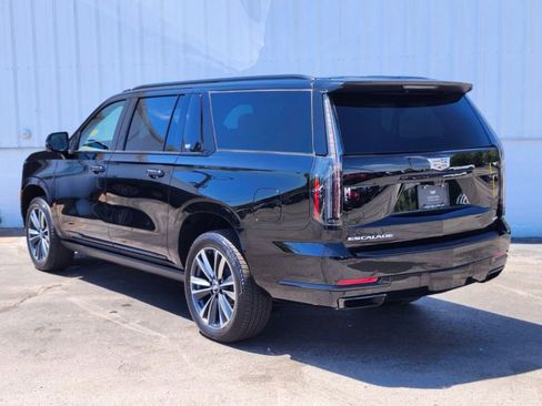 Used 2026 Cadillac Escalade ESV Sport AWD/4WD image 3