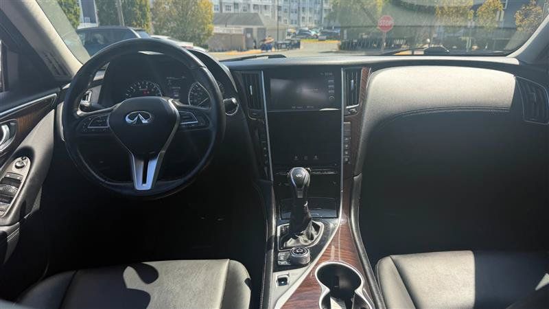 Used 2019 INFINITI Q50 Luxe w/ Essential Package (3.0T Luxe) AWD/4WD image 23