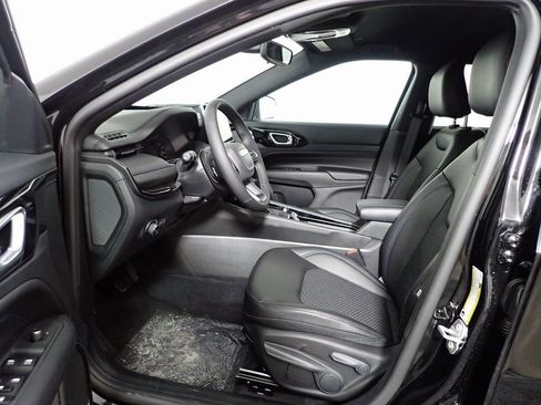 New 2026 Jeep Compass Latitude image 18