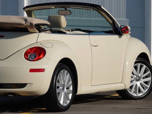 Used 2008 Volkswagen Beetle SE FWD image 39
