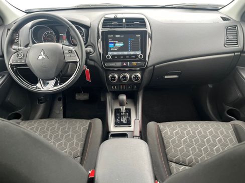 Used 2025 Mitsubishi Outlander Sport LE image 11
