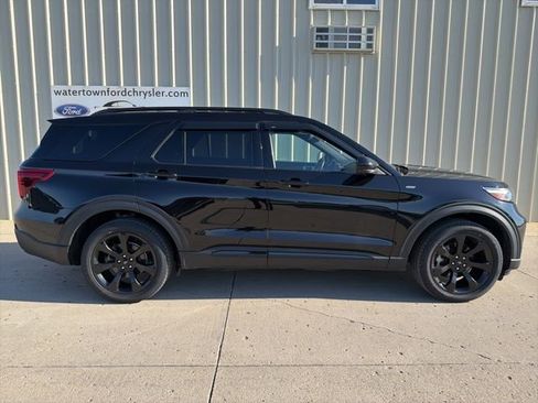 Used 2023 Ford Explorer ST-Line w/ Class IV Trailer Tow Package AWD/4WD image 1