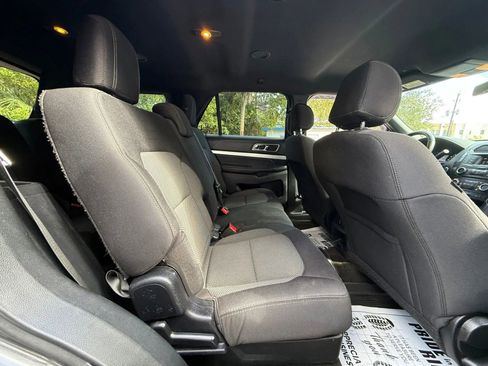 Used 2017 Ford Explorer XLT image 16