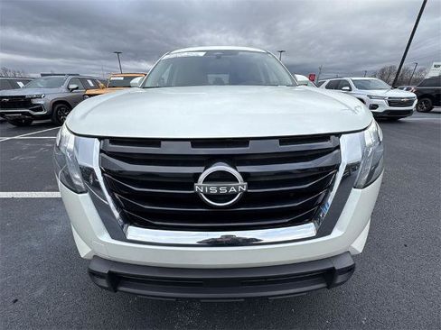 Certified 2024 Nissan Pathfinder SV image 26