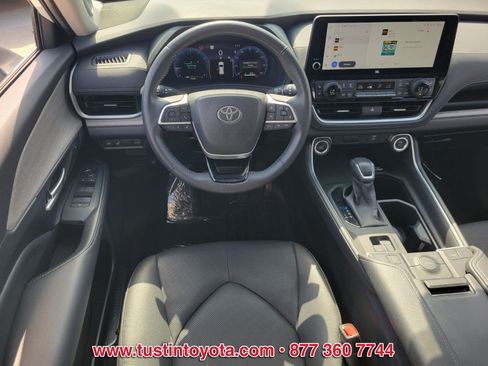 Certified 2024 Toyota Grand Highlander FWD image 13