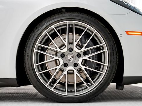 Certified 2025 Porsche Panamera 4 E-Hybrid AWD/4WD image 29