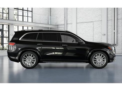 Used 2025 Mercedes-Benz GLS 580 4MATIC image 2