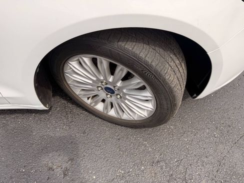 Used 2014 Ford Fusion Energi SE w/ Driver Assist Package FWD image 34
