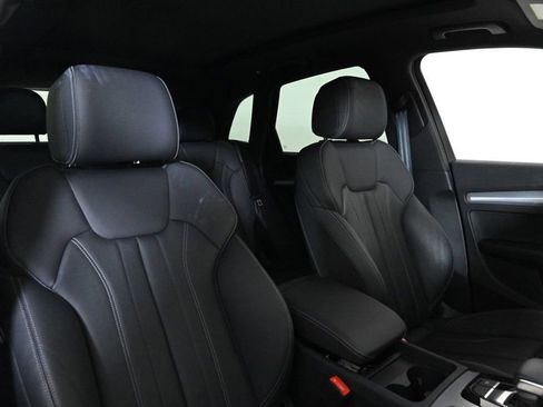 Certified 2025 Audi Q5 2.0T Premium w/ Convenience Plus Package image 16
