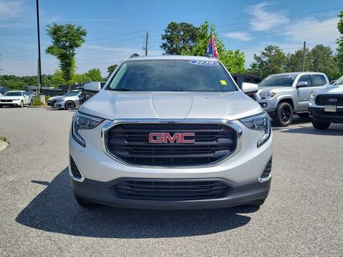 Used 2020 GMC Terrain SLE w/ Driver Convenience Package FWD image 2