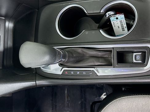 Used 2024 Chevrolet Equinox LS w/ Midnight Edition FWD image 20